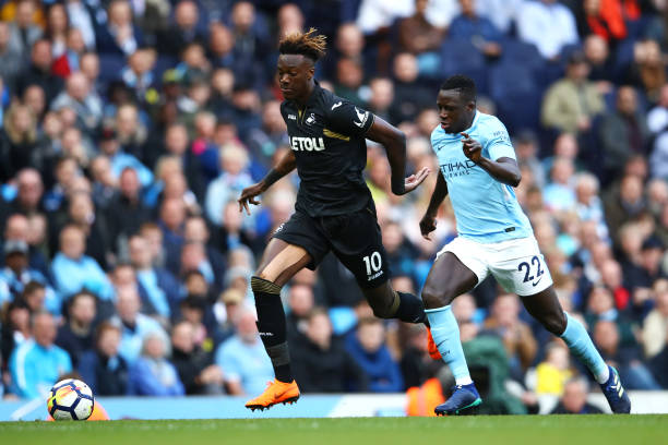 普维尔签订 普维尔签订